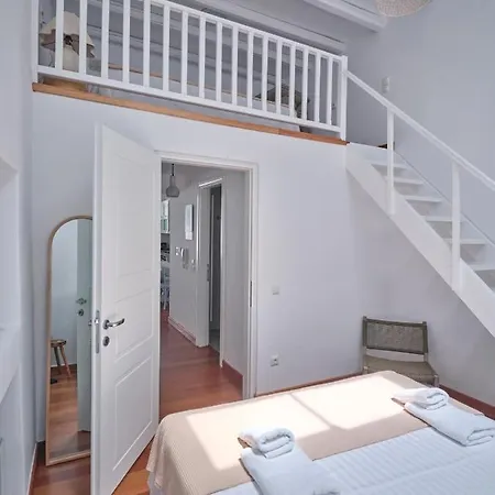 Retreat - The Loft Apartament